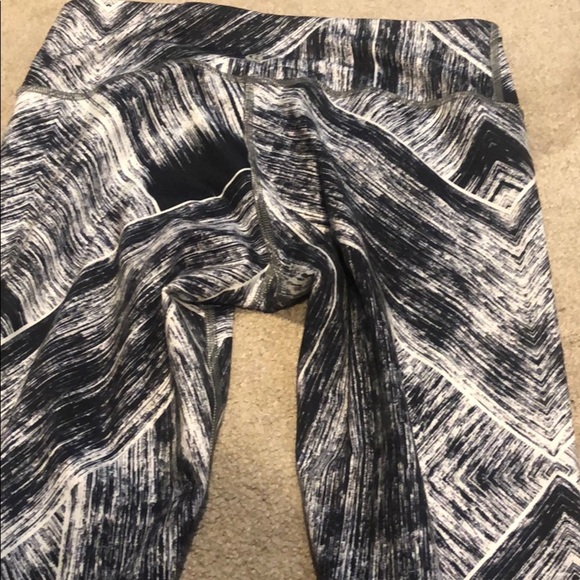 NYC SoulCycle 🚲 Lululemon 8 Capri pants - Picture 3 of 4